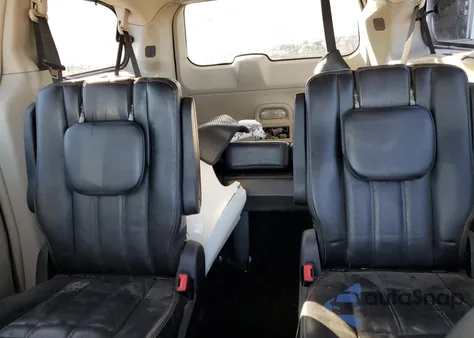 2011 Chrysler Town & Country Touring L from USA, damaged, VIN 2A4RR8DG3BR745718